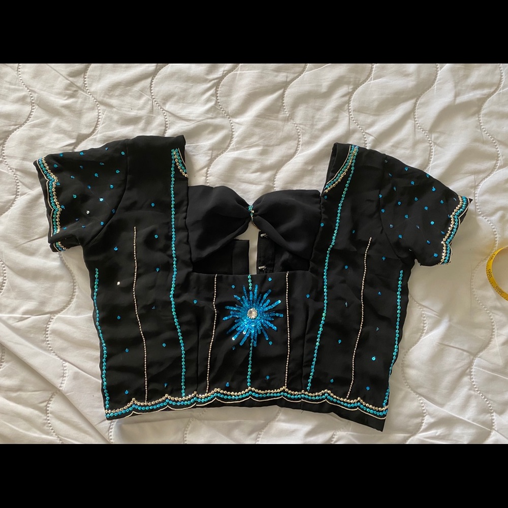 Black crop top